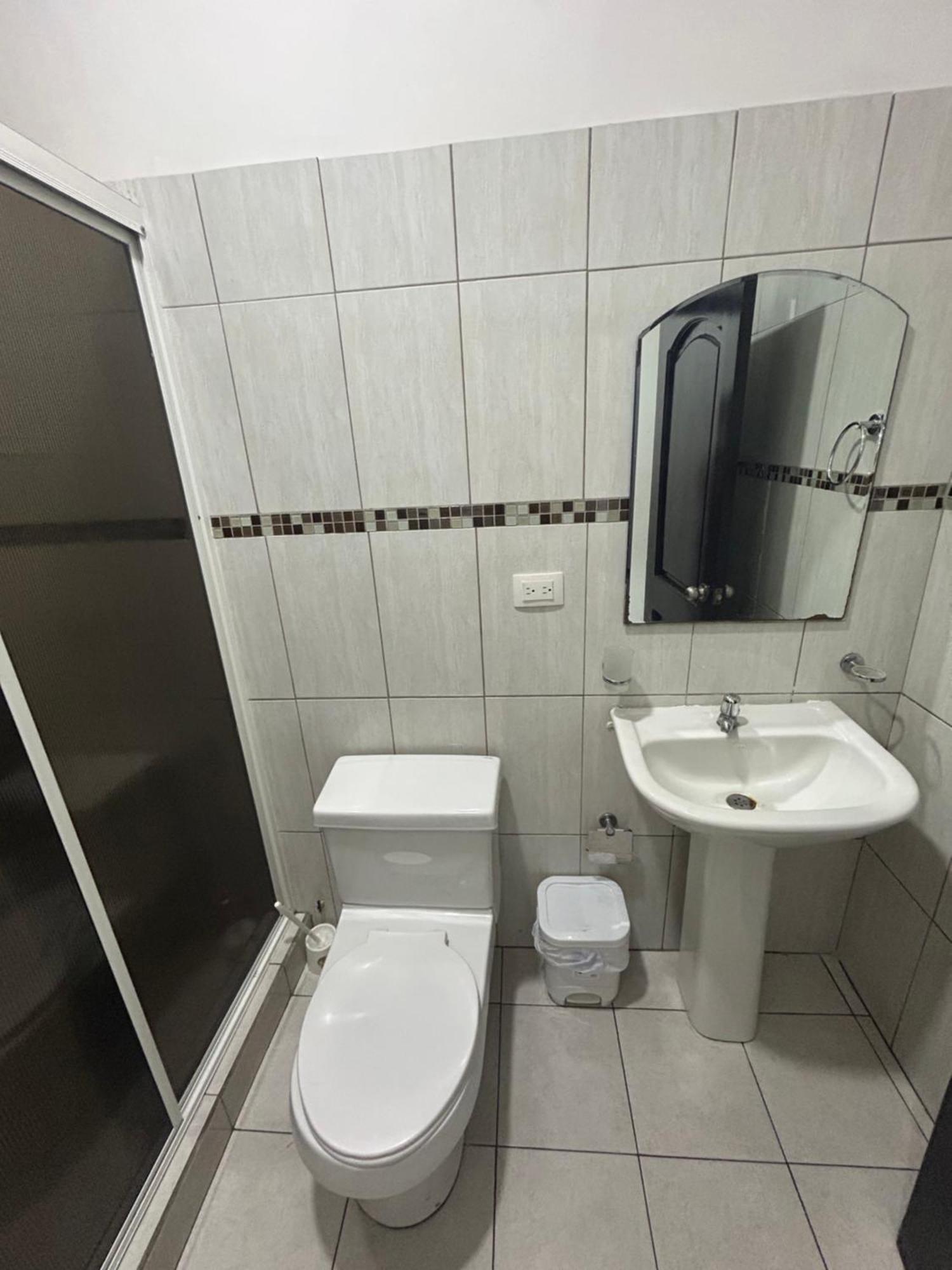 Departamentos De 2 Y 3 Habitaciones En El Centro De 曼塔 外观 照片