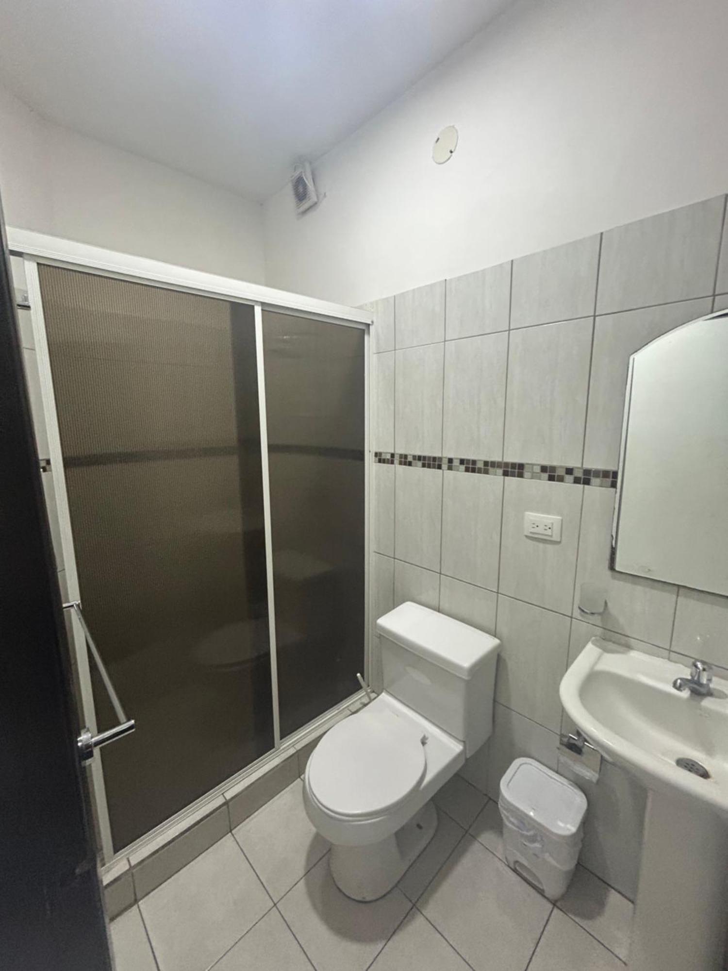 Departamentos De 2 Y 3 Habitaciones En El Centro De 曼塔 外观 照片