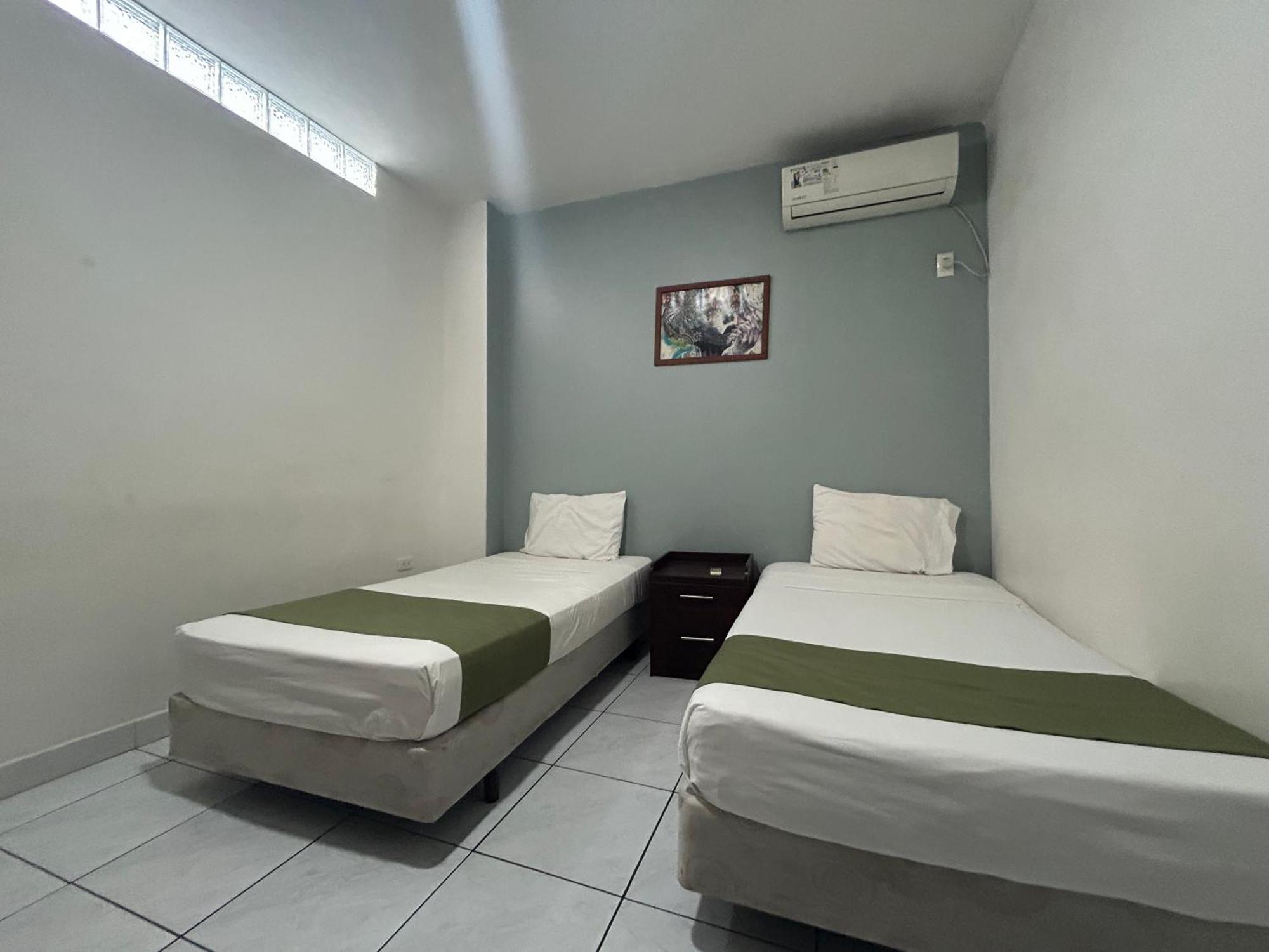Departamentos De 2 Y 3 Habitaciones En El Centro De 曼塔 外观 照片