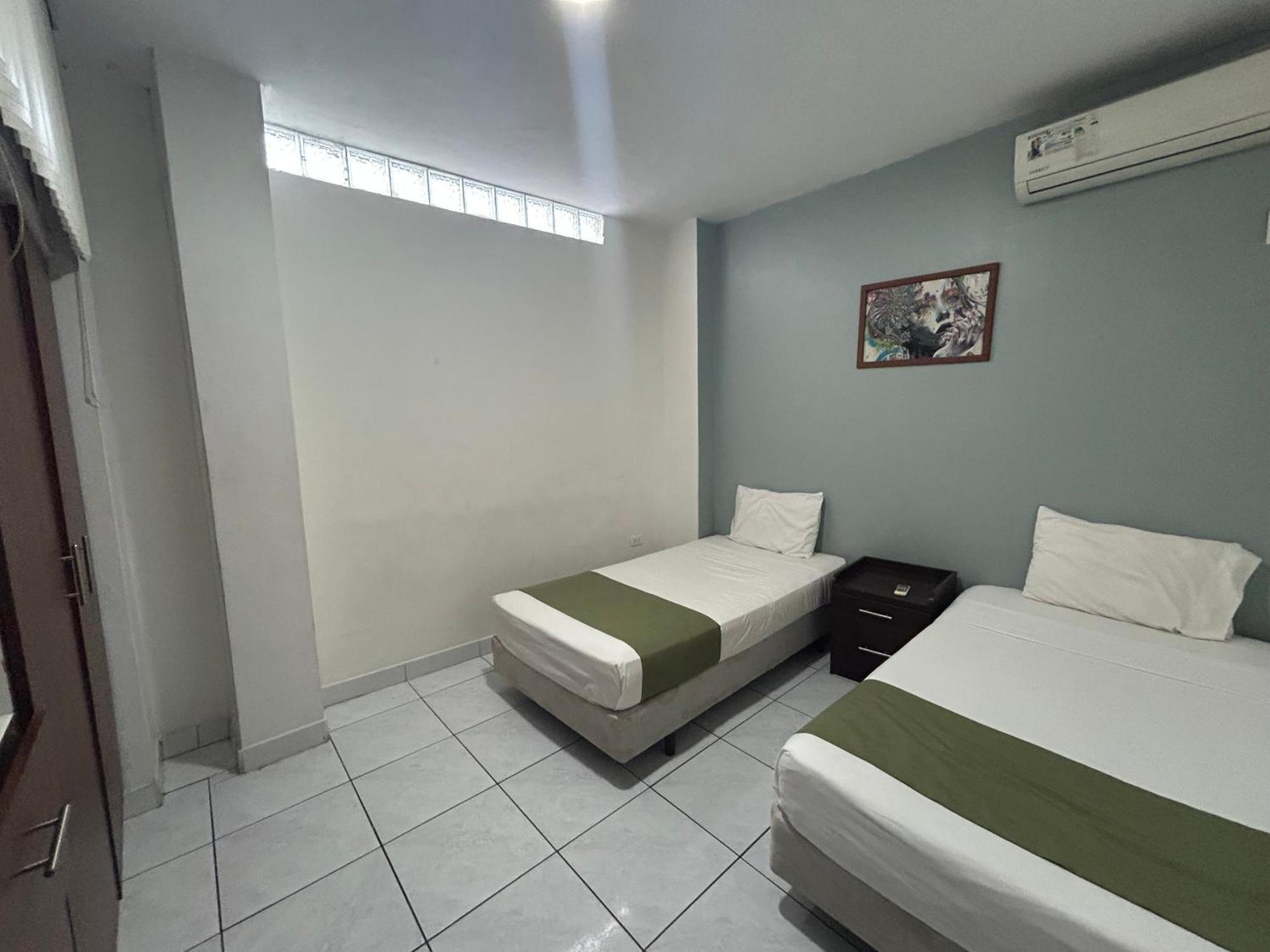 Departamentos De 2 Y 3 Habitaciones En El Centro De 曼塔 外观 照片