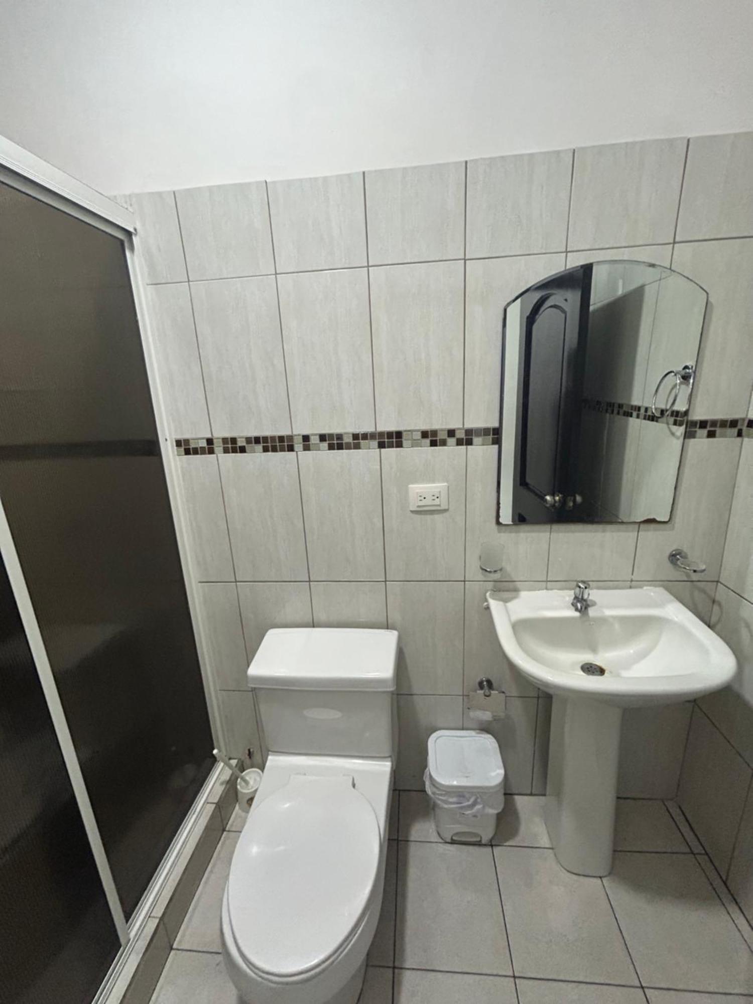Departamentos De 2 Y 3 Habitaciones En El Centro De 曼塔 外观 照片