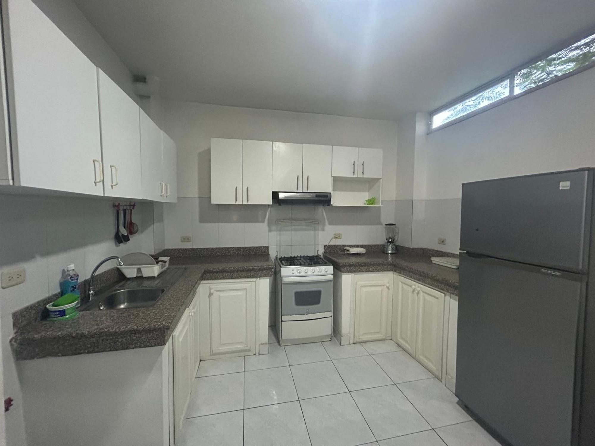 Departamentos De 2 Y 3 Habitaciones En El Centro De 曼塔 外观 照片