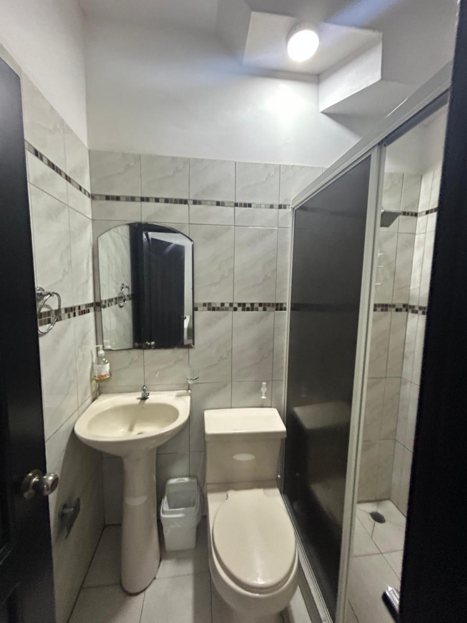 Departamentos De 2 Y 3 Habitaciones En El Centro De 曼塔 外观 照片