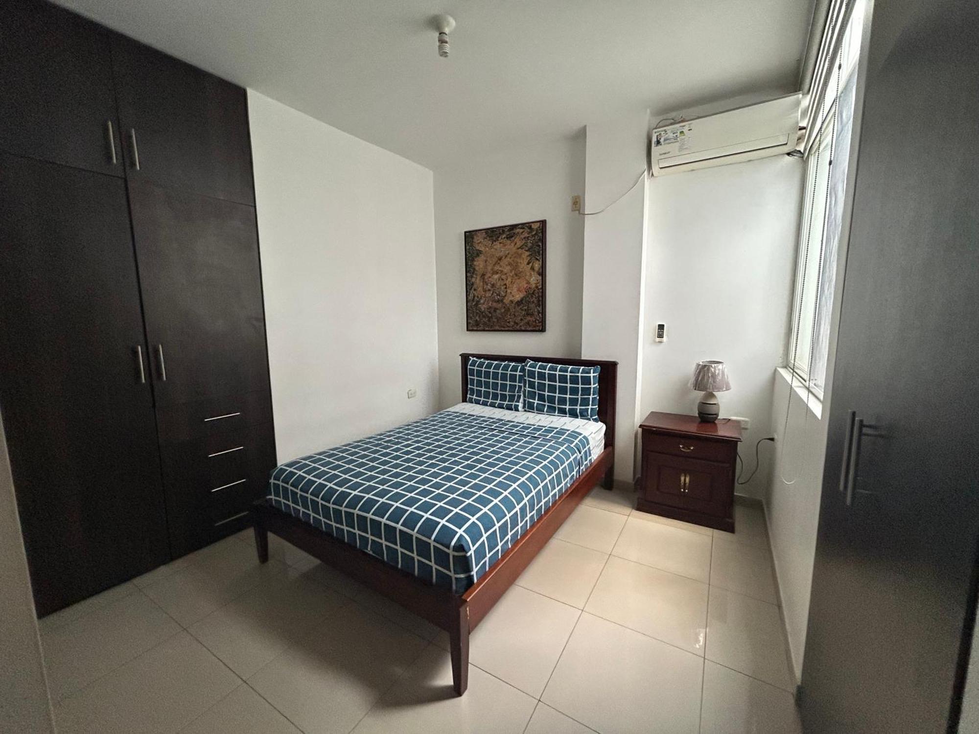 Departamentos De 2 Y 3 Habitaciones En El Centro De 曼塔 外观 照片