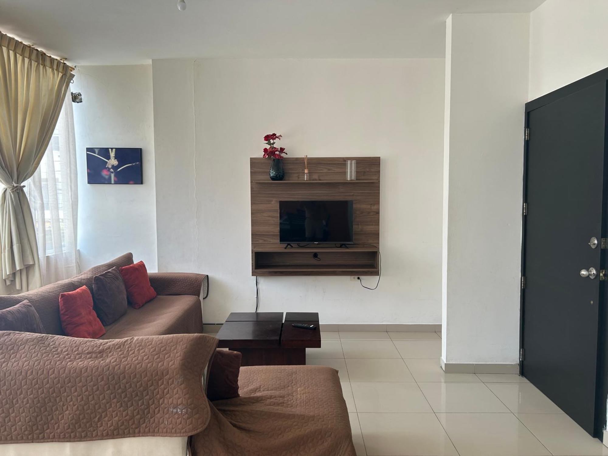 Departamentos De 2 Y 3 Habitaciones En El Centro De 曼塔 外观 照片