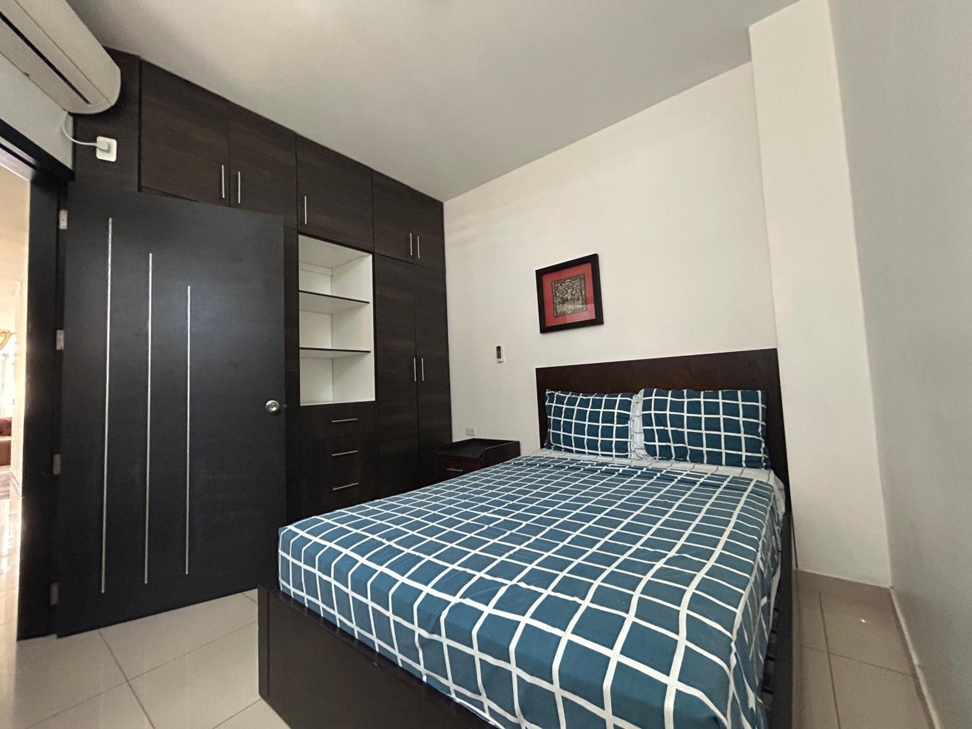 Departamentos De 2 Y 3 Habitaciones En El Centro De 曼塔 外观 照片